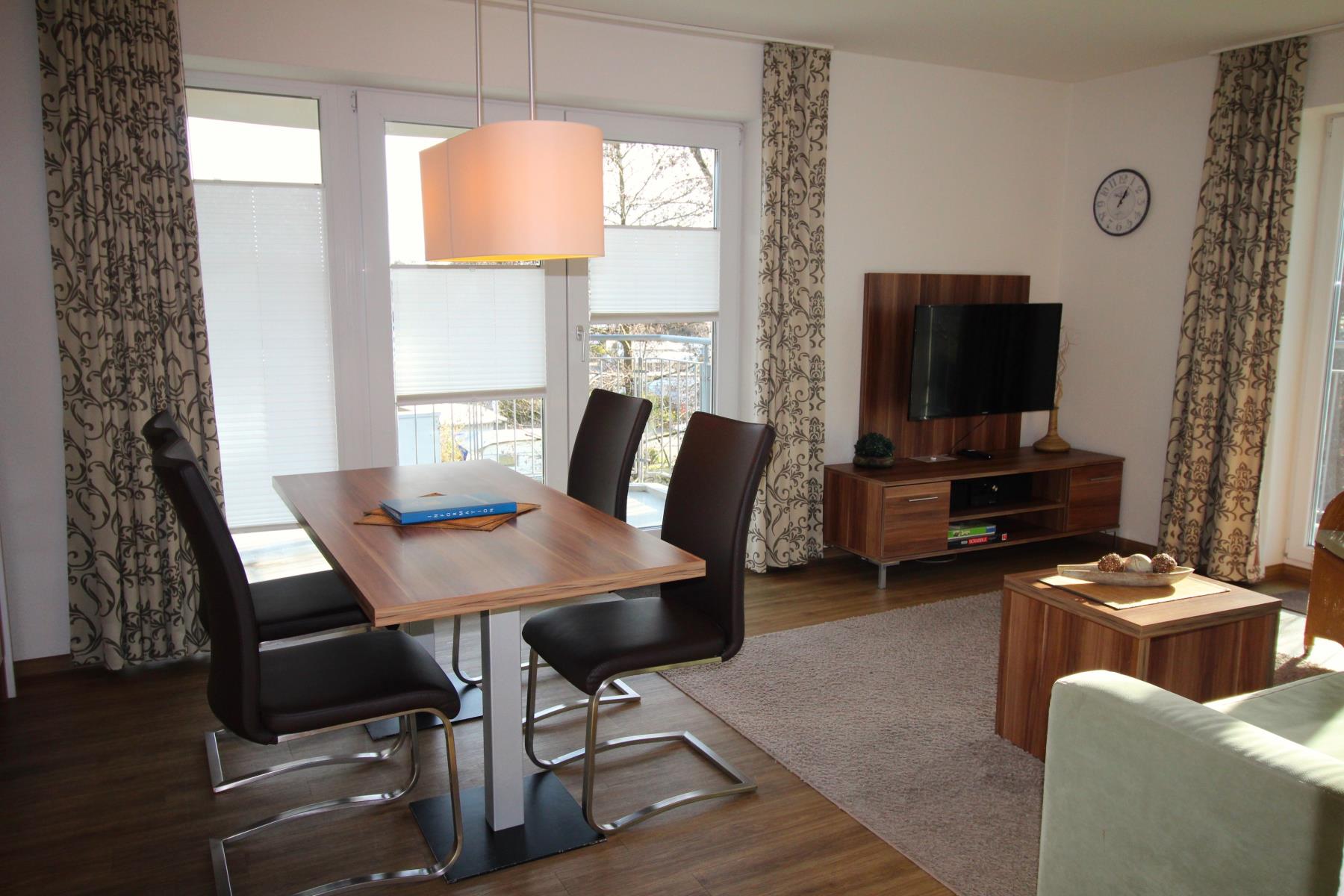 Wohn- und Essbereich der Ferienwohnung Hohe Lith 2.09